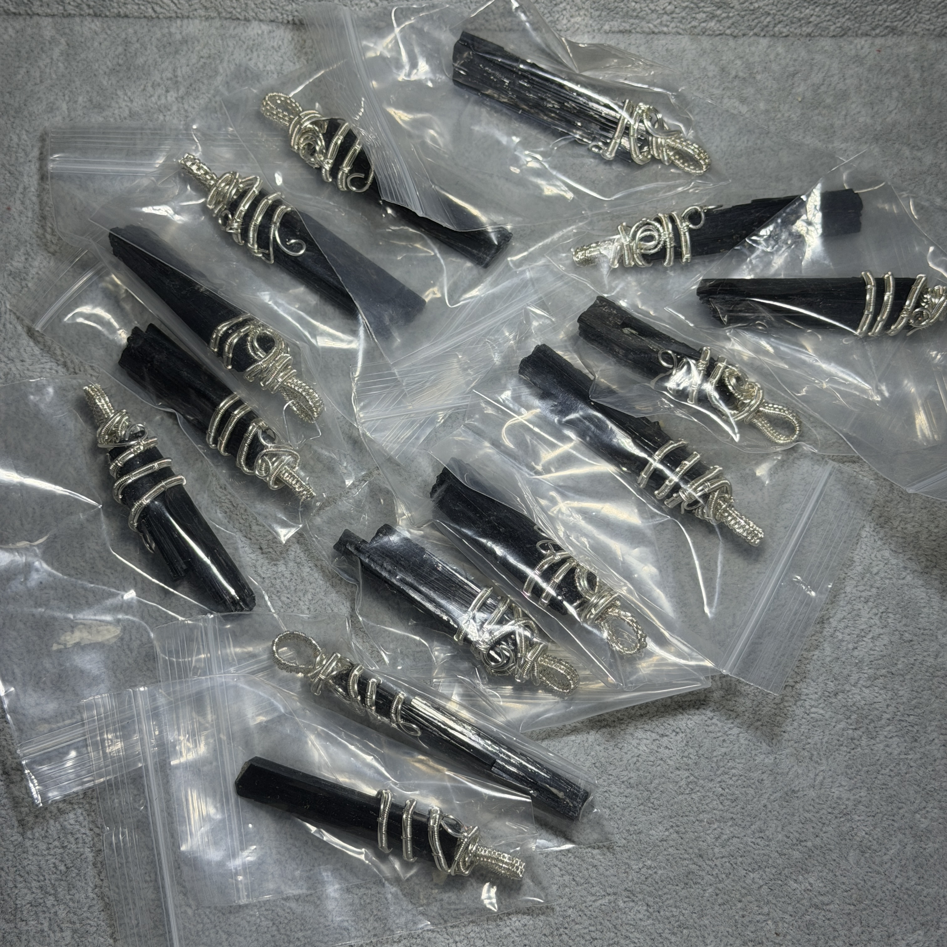 黑碧璽礦標吊墜 (大）圖中隨機發貨