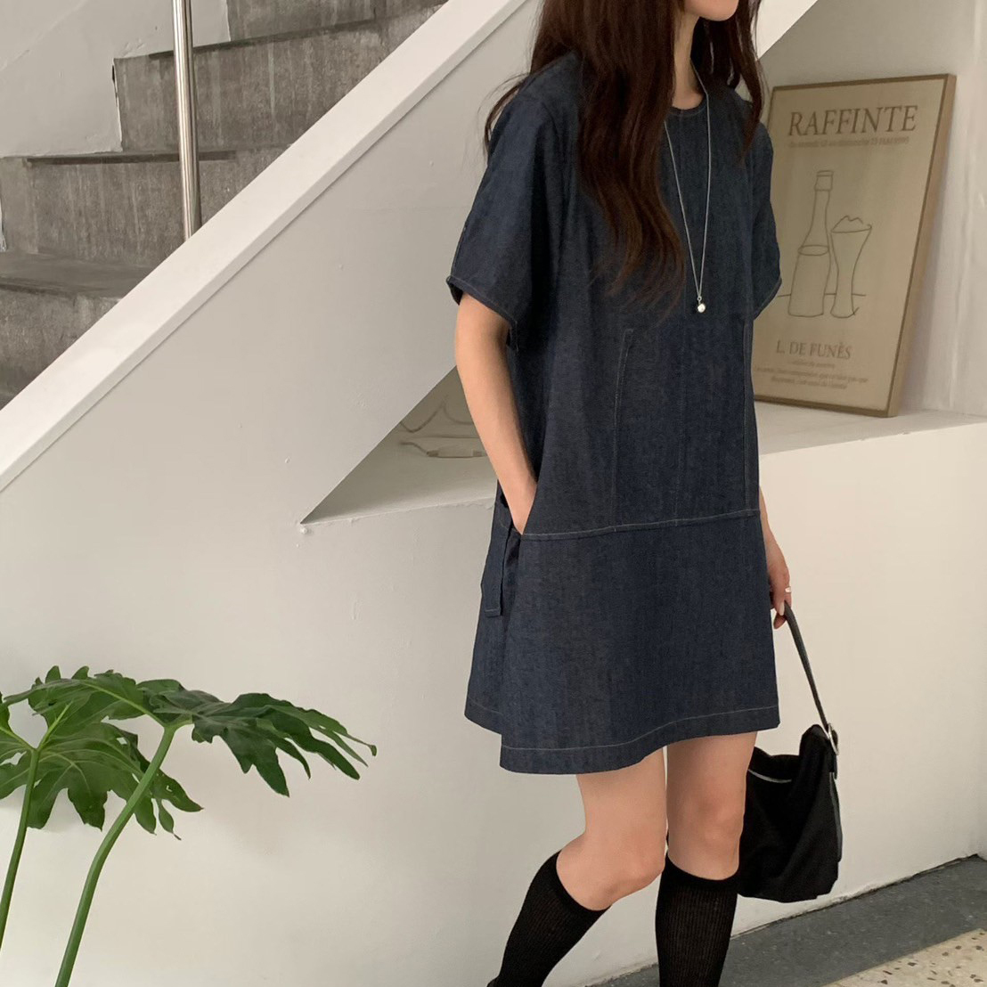 澎澎袖後釦式圓領A字傘擺牛仔短洋裝 / 2色