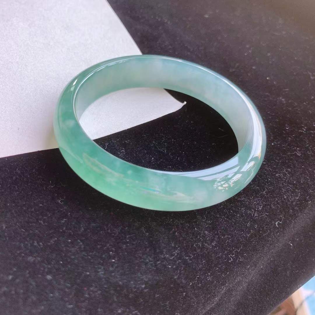 翡翠冰糯飄綠手鐲,天然翡翠A玉, 緬甸玉, Jade, Jadeite
