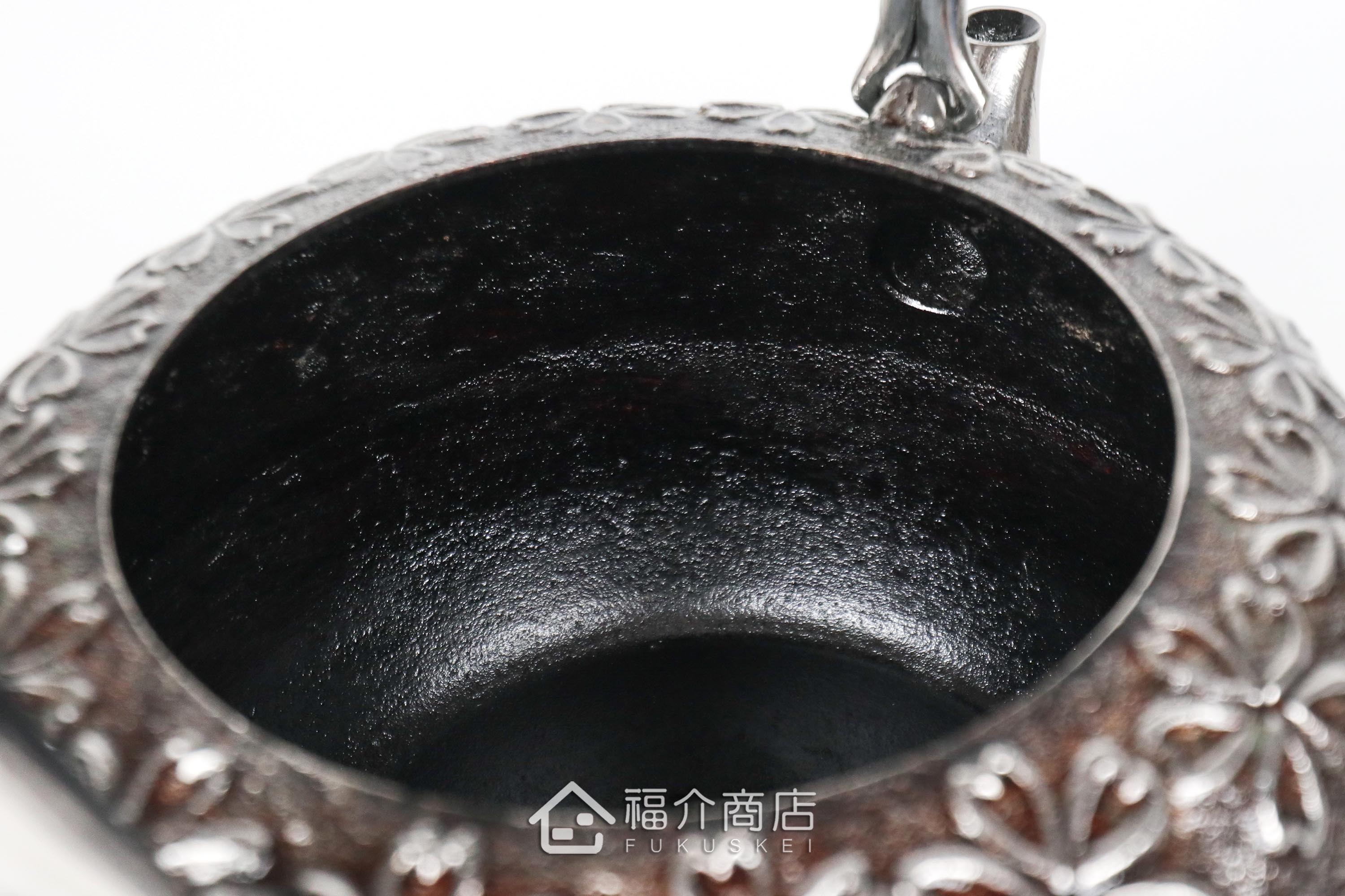 煮水泡茶用的廣口丸型櫻花造型砂鐵壺