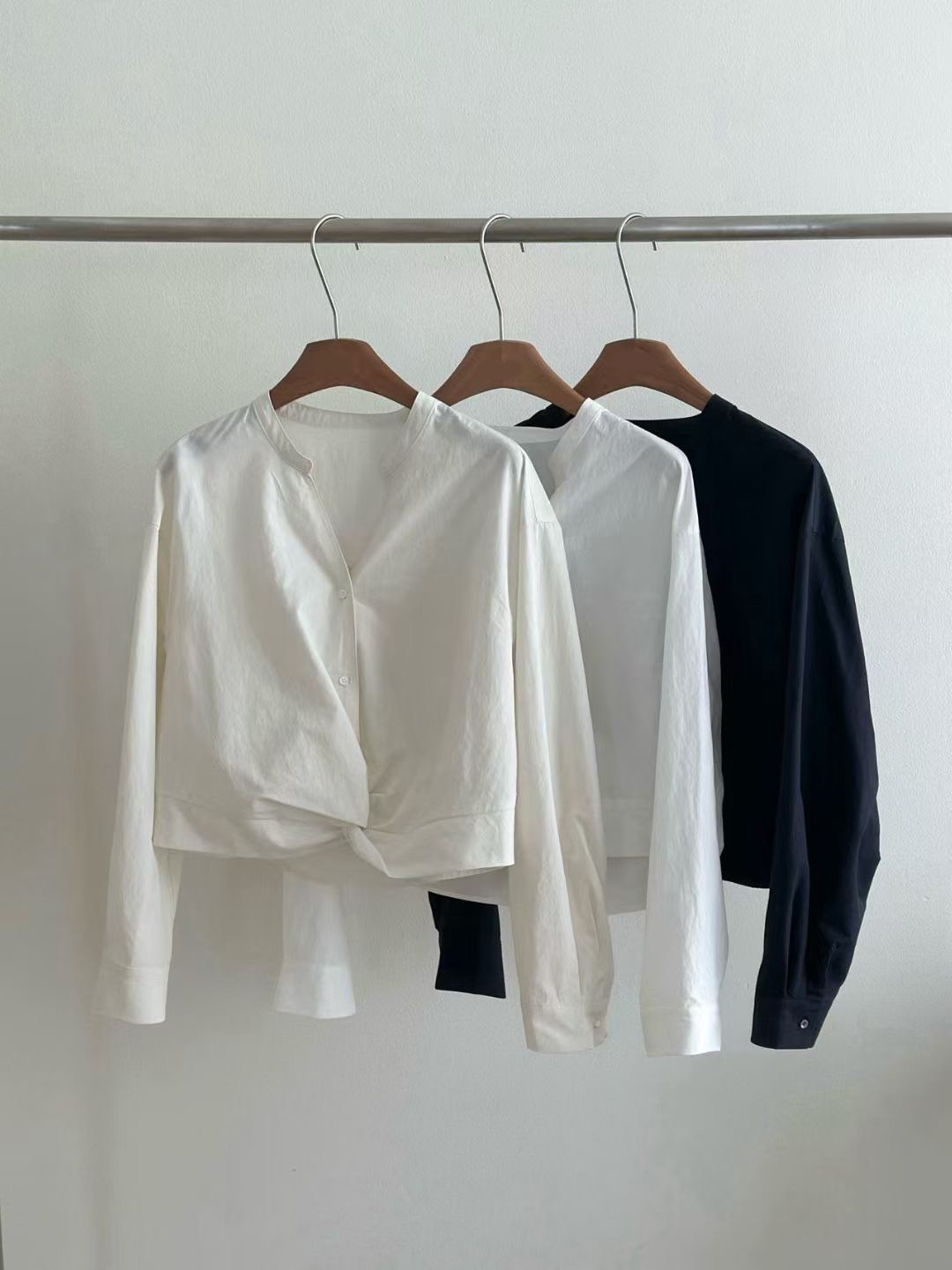 百搭簡約下擺扭結造型V領上衣 / 3色