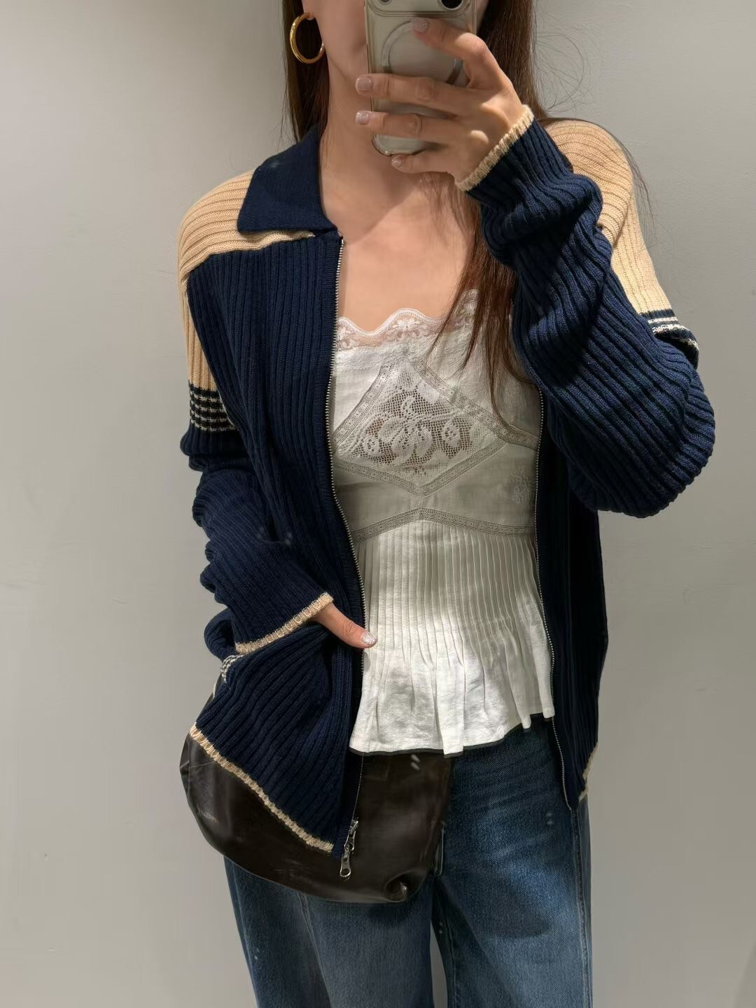 復古雕花蕾絲收腰傘擺細肩帶背心 / 2色