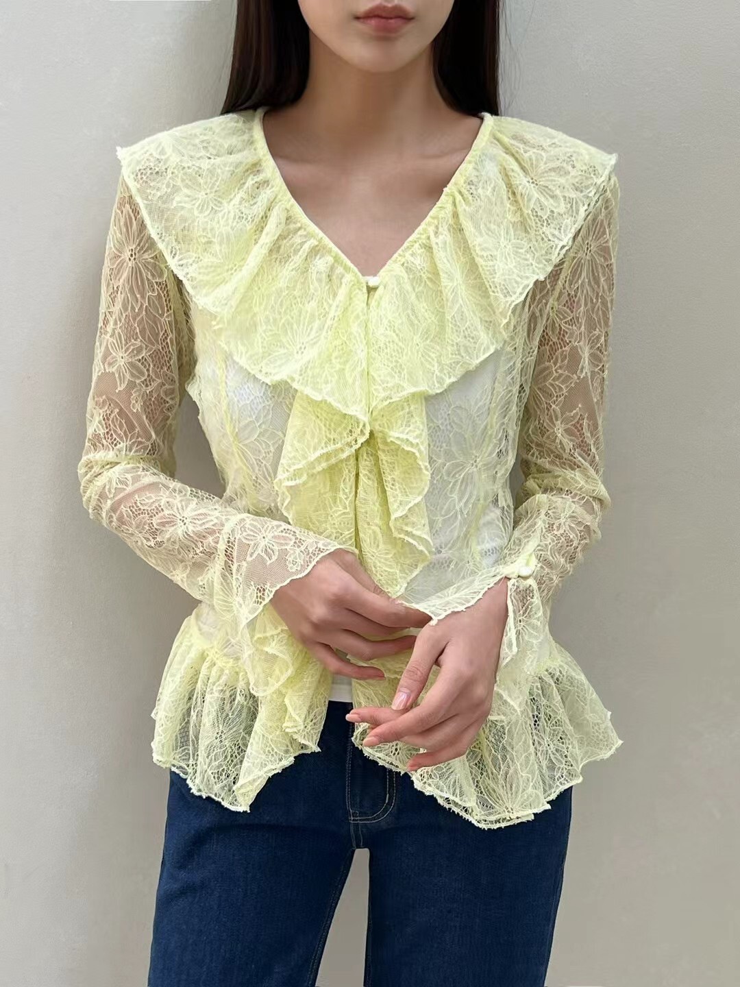 氣質女子透膚感蕾絲上衣荷葉滾邊上衣 / 3色