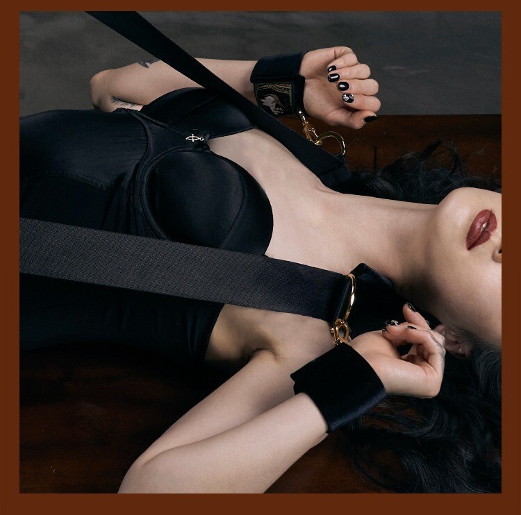 UPKO 束縛抬腿綁帶 sm分腿 sm束縛