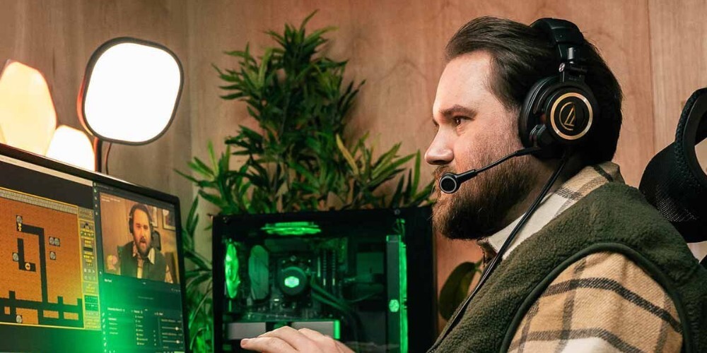 ATH-M50xSTS Desktop Display 2