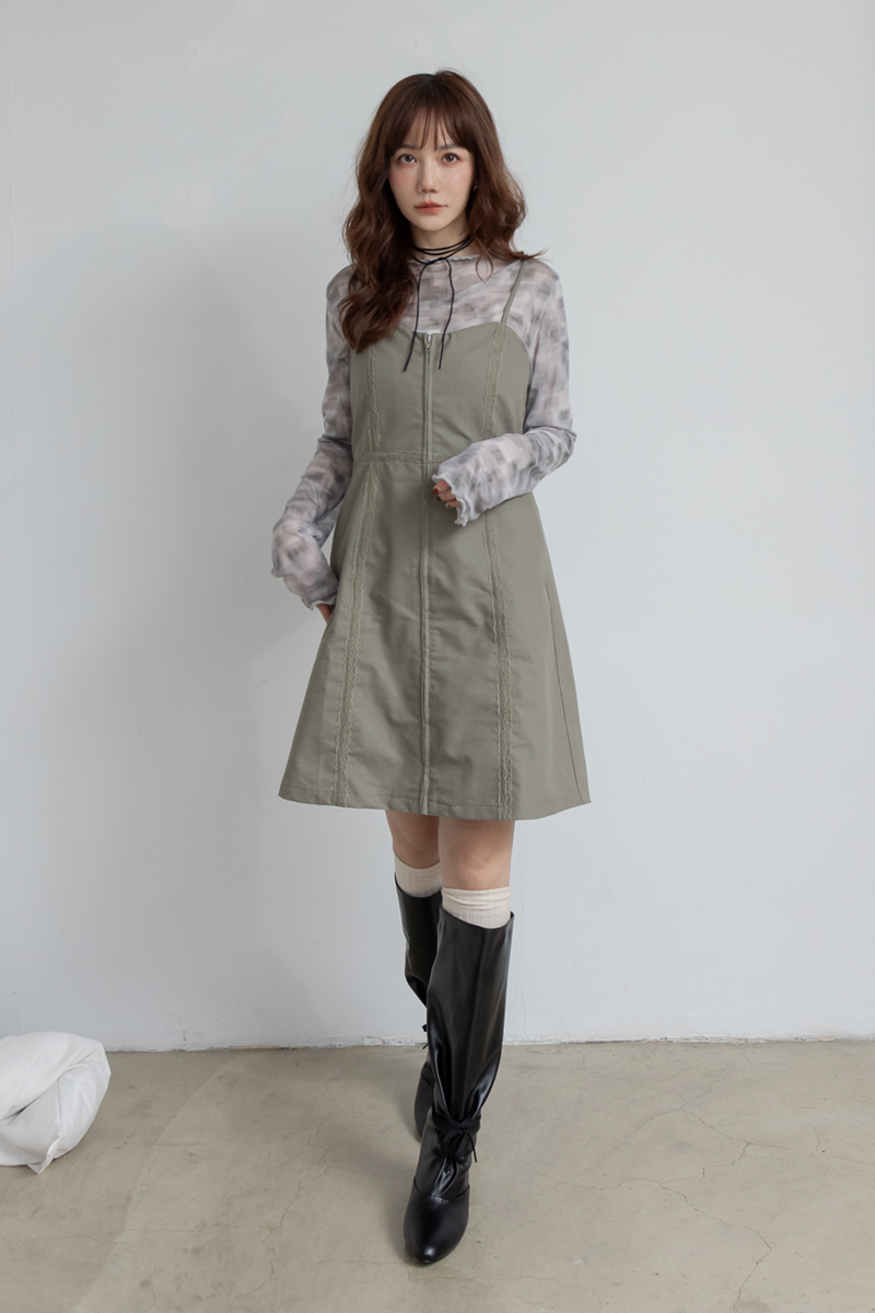 蕾絲拼接拉鍊吊帶洋裝