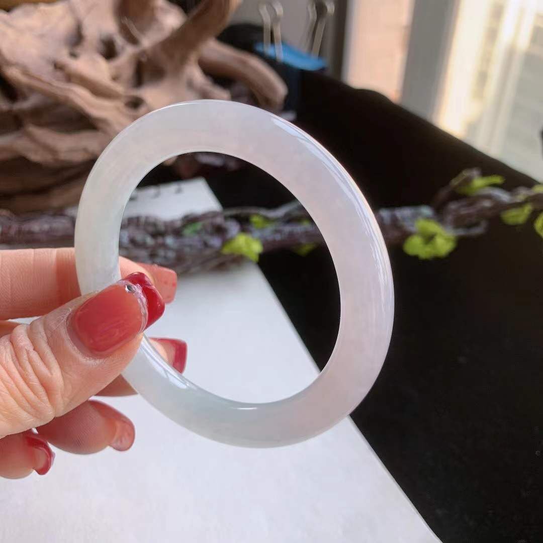 292638 54.8mm翡翠冰糯水潤圓條手鐲 (54-56)