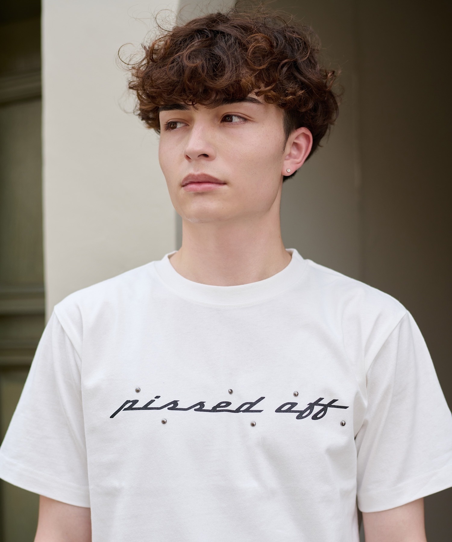 kutir / ASSORTED STUDS DESIGN TEE