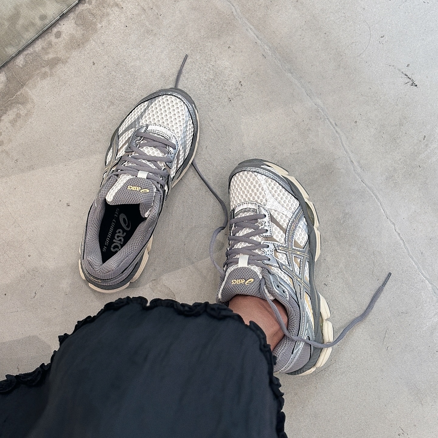 Asics Gel-Cumulus 16 日本新款 灰銀 米黃 銀色 復古鞋 1203A733-101