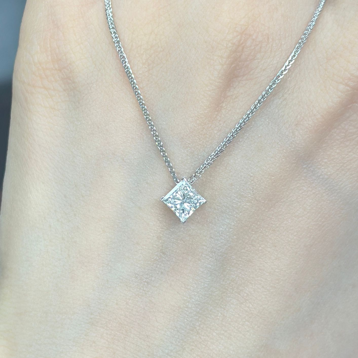 VX406 B182 P3989 ~0.70ct Princess cut Lab Diamond Pendant in 9K white gold with free Silver925 necklace 16+2inch
