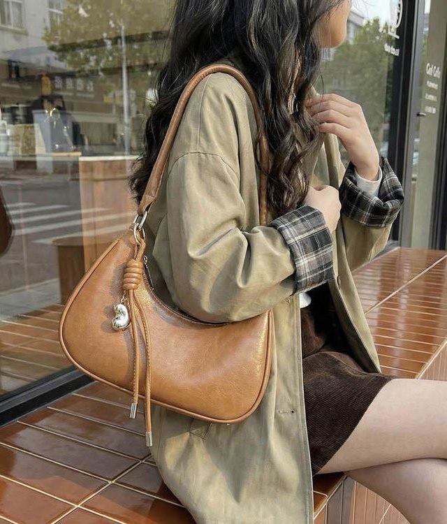 銀吊飾手提肩揹腋下包