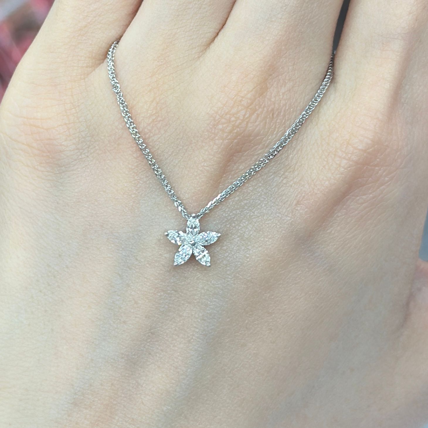 VX400 B176 P3992 ~0.30ct Lab Diamond Marquise flower pendant in Silver 925 (white colour) with a free silver 925 necklace16+2inch