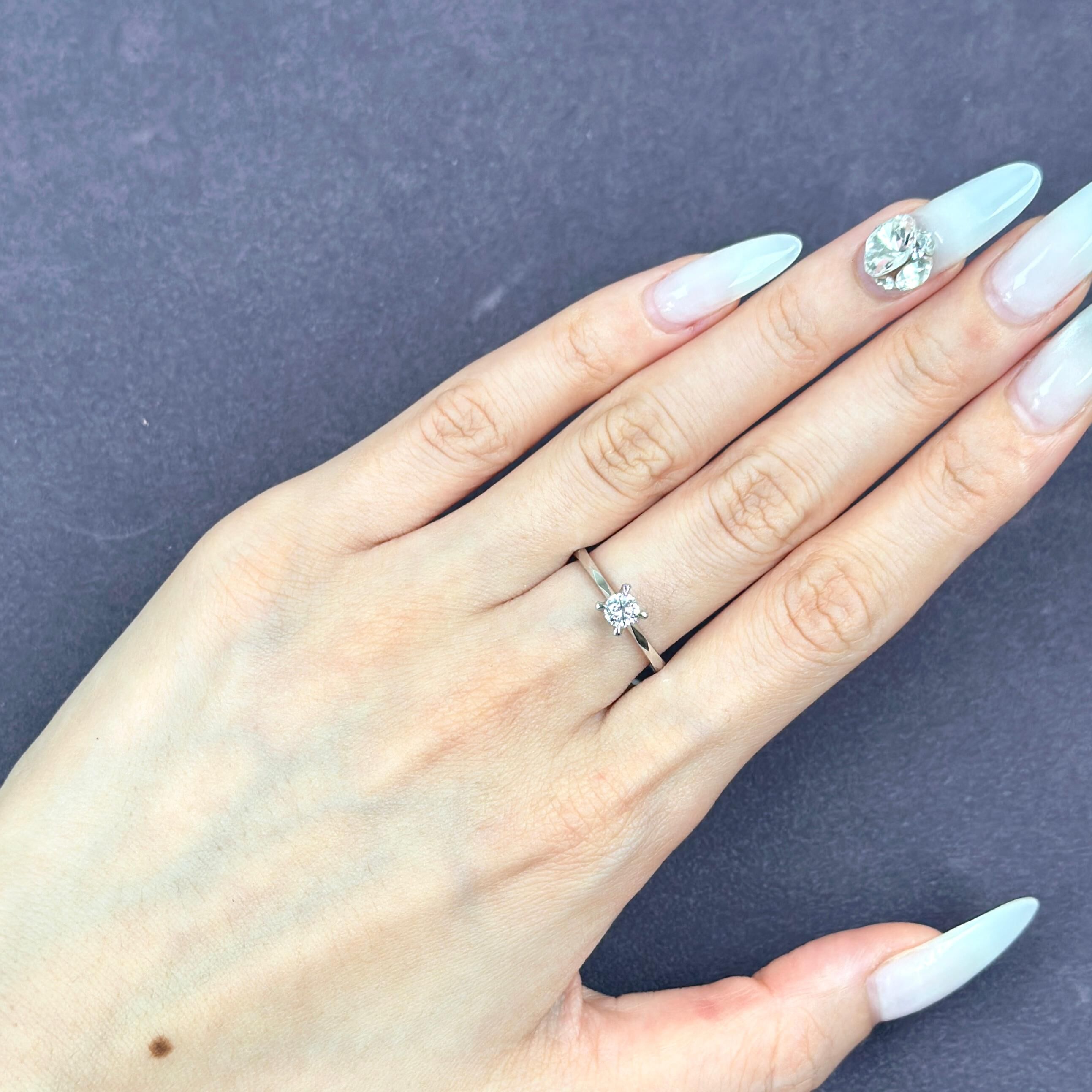 VX381 157B R6488 Silver SL925 0.3 Carat D VS1 Lab Diamond with IGI Certificate