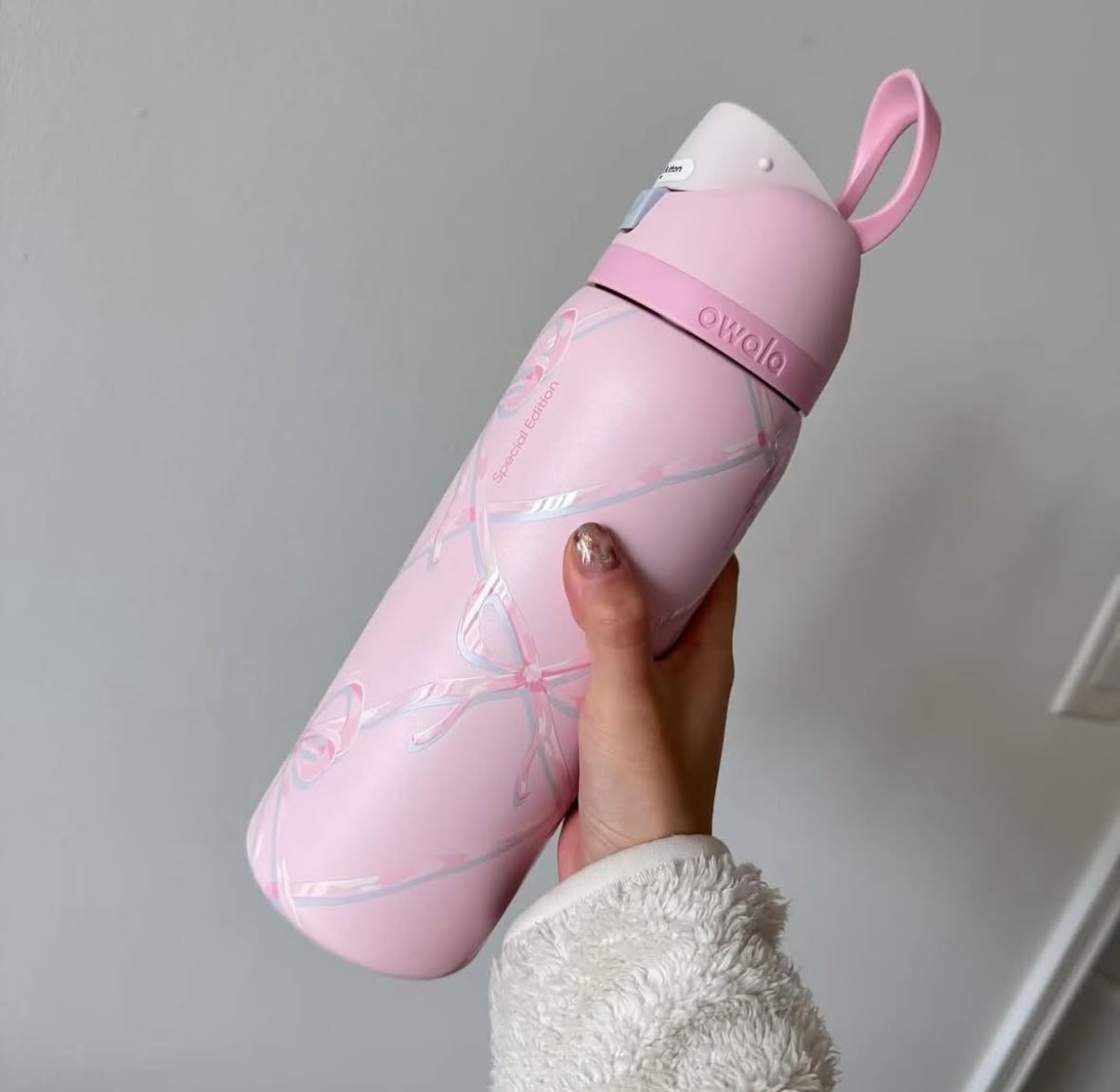 歐美限定🇺🇸 OWALA FreeSip Sugar Plum Fairy 假期限定 粉紅色 櫻花粉 蝴蝶結 不鏽鋼保溫杯 直飲杯 吸管杯 32oz 946ml/預購