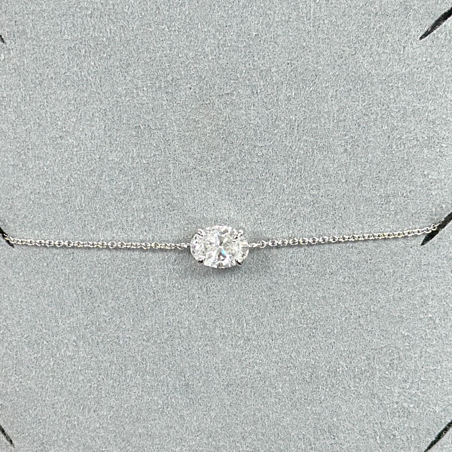 VX334 B110 B1919 ~0.70ct Oval cut Lab Diamond Bracelet in 9K white gold 16+2cm