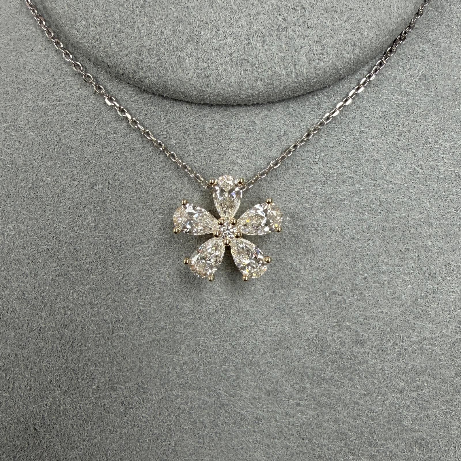 VX314 B90 P3986 ~1.1ct Lab Diamond Flower Pendant in 9K yellow gold with a free silver 925 necklace 16+2inch