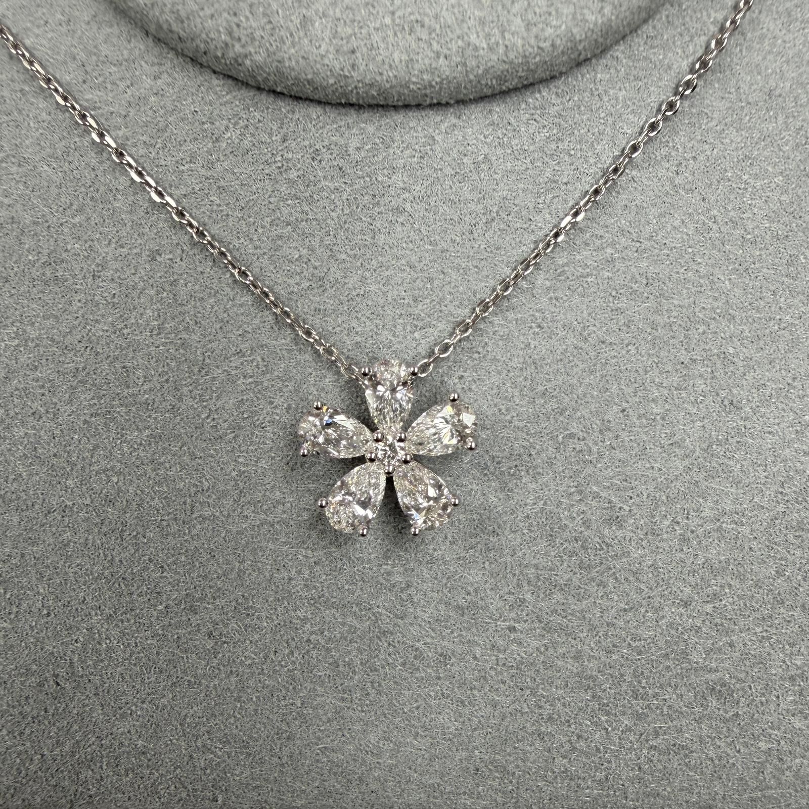 VX313 B89 P3986 ~1.1ct Lab Diamond Flower Pendant in 9K white gold with a free silver 925 necklace 16+2inch