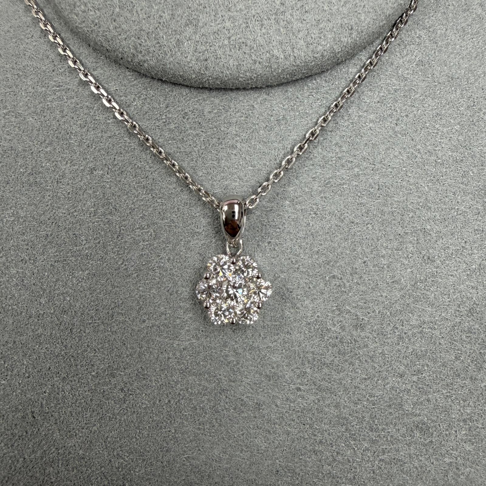 VX310 B86 P1143 ~0.7ct Lab Diamond 6圍1吊墜 Pendant in Silver 925 (white colour) with a free silver 925 necklace16+2inch