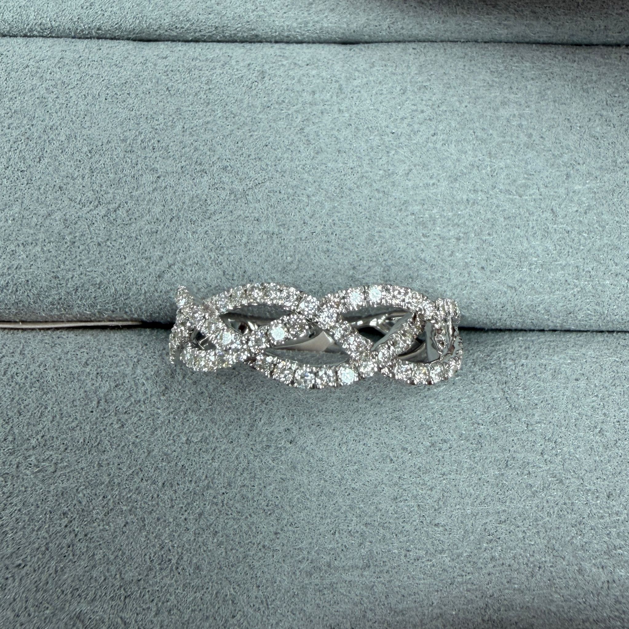 VX245 21B R6576 SL925 ~1ct Lab Diamond Ring (D-F colour VS+ clarity)