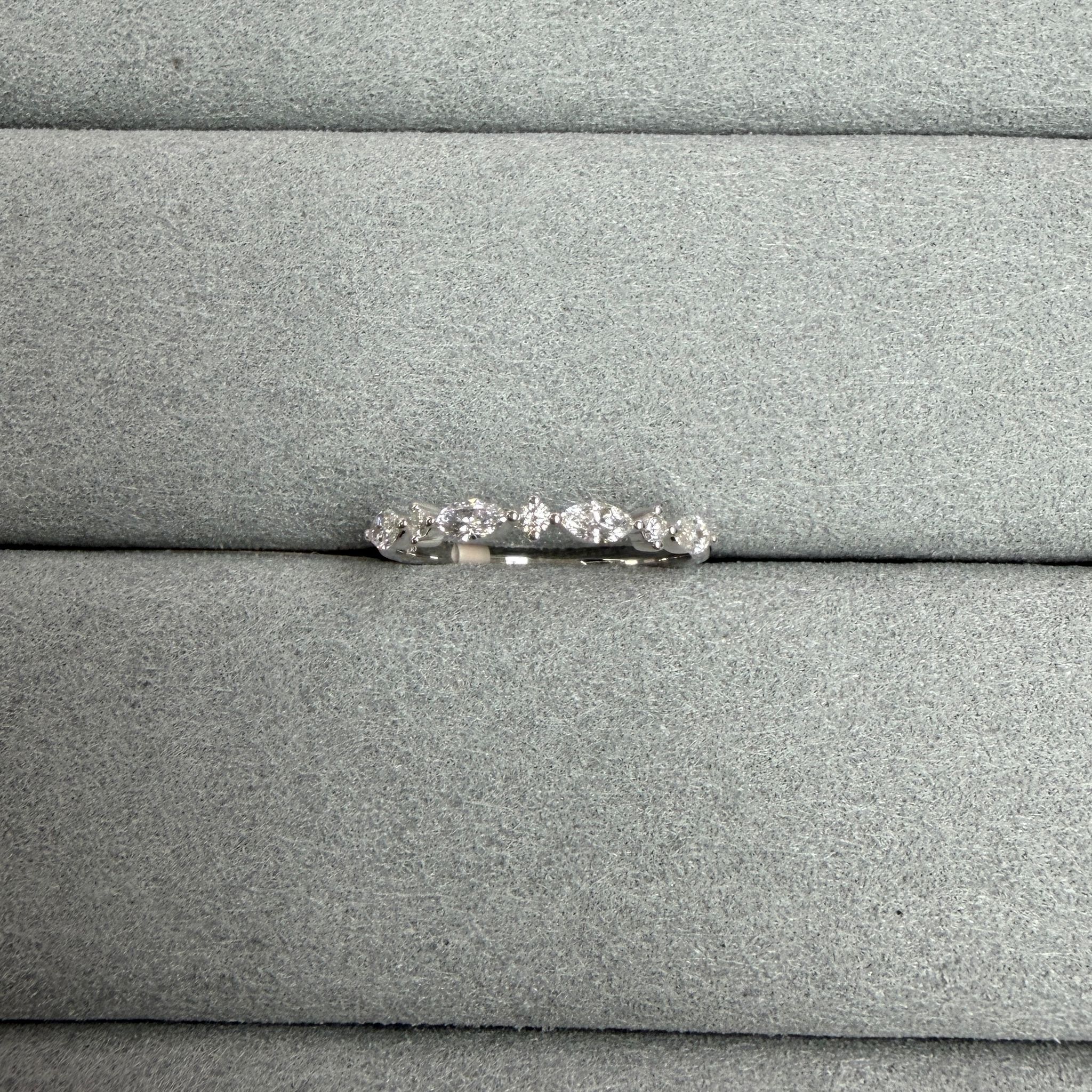 VX260 36B R6926 0.29ct Lab Diamond Band Ring in 9K White gold