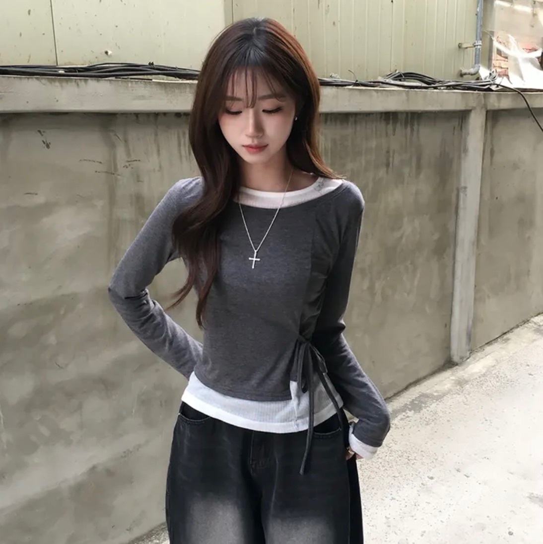 【優惠預訂】韓國拼色綁帶不對稱長袖上衣（3色）