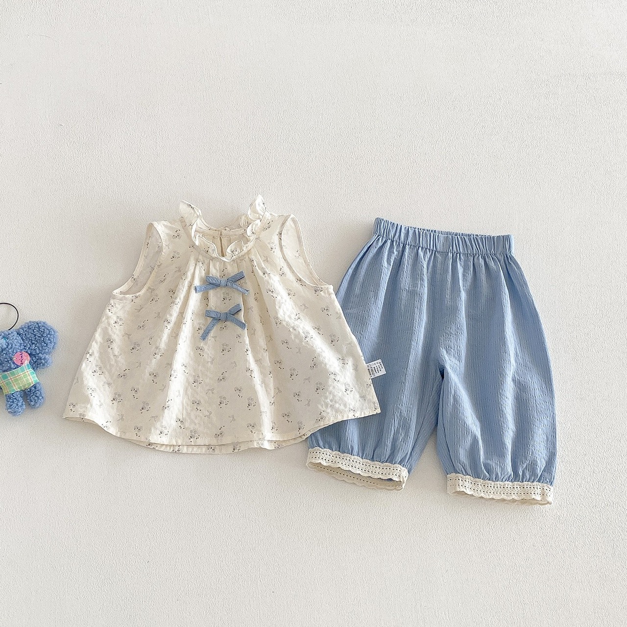 小碎花捲邊無袖套裝