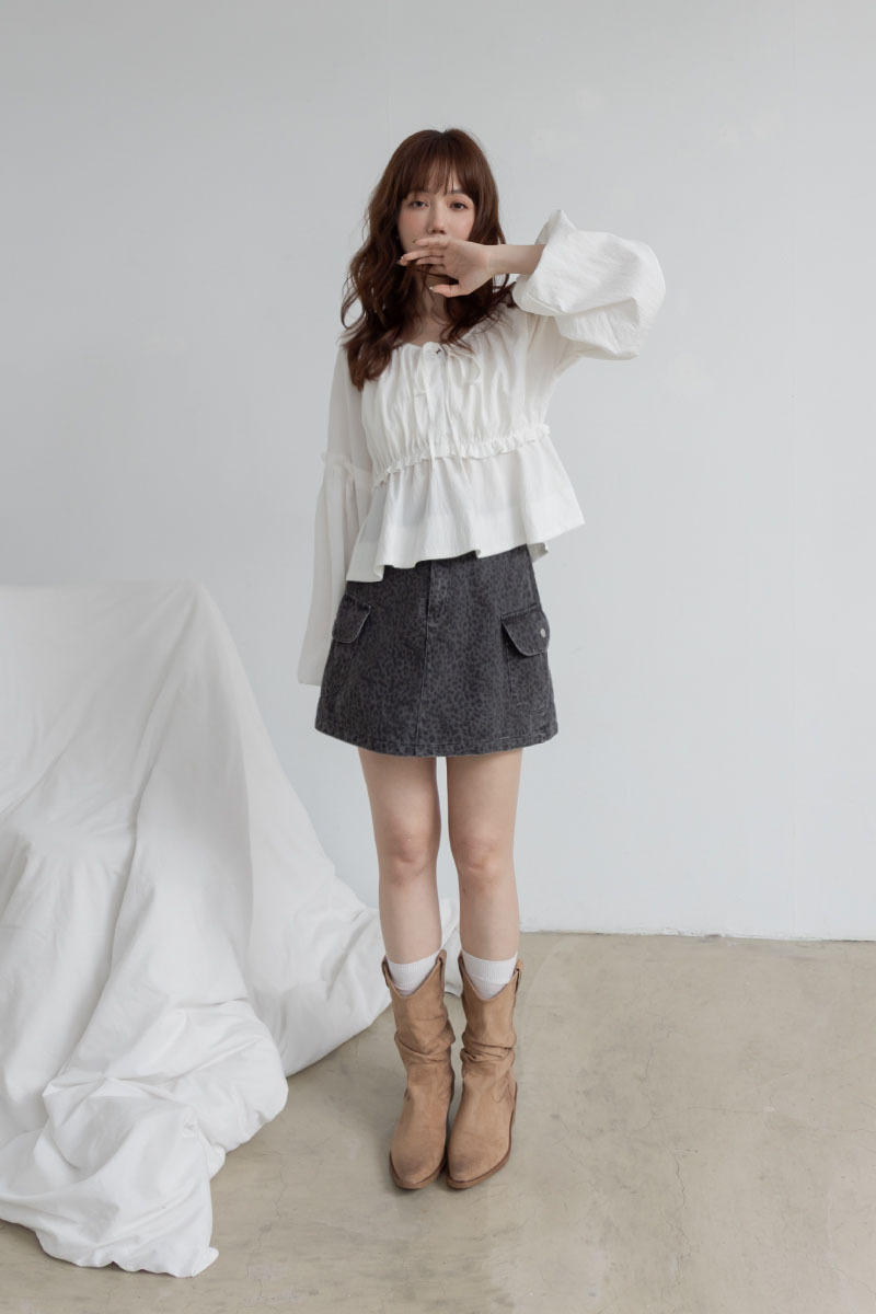 法式空氣感綁帶短版上衣