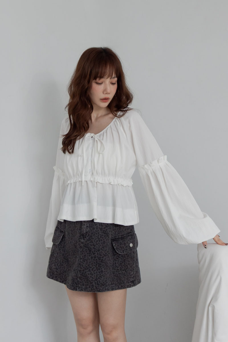 法式空氣感綁帶短版上衣