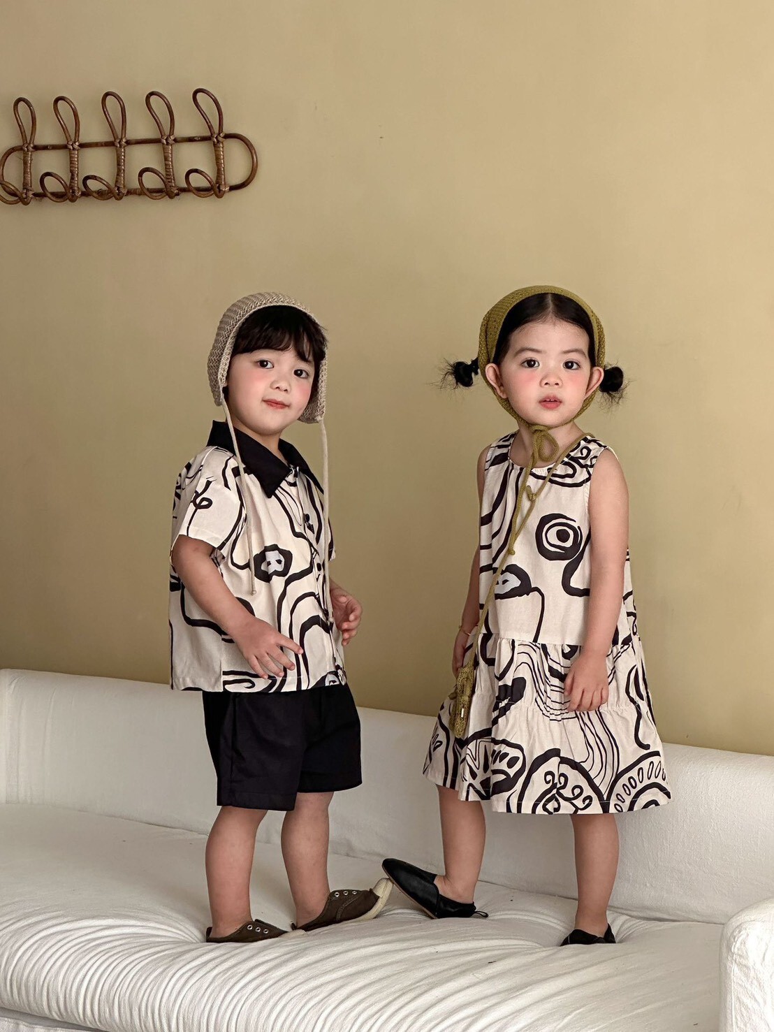 抽象線條套裝/洋裝 ᝰ ＊短袖上衣 + 短褲/裙子