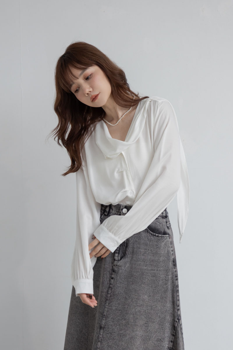 絲滑垂領排釦上衣