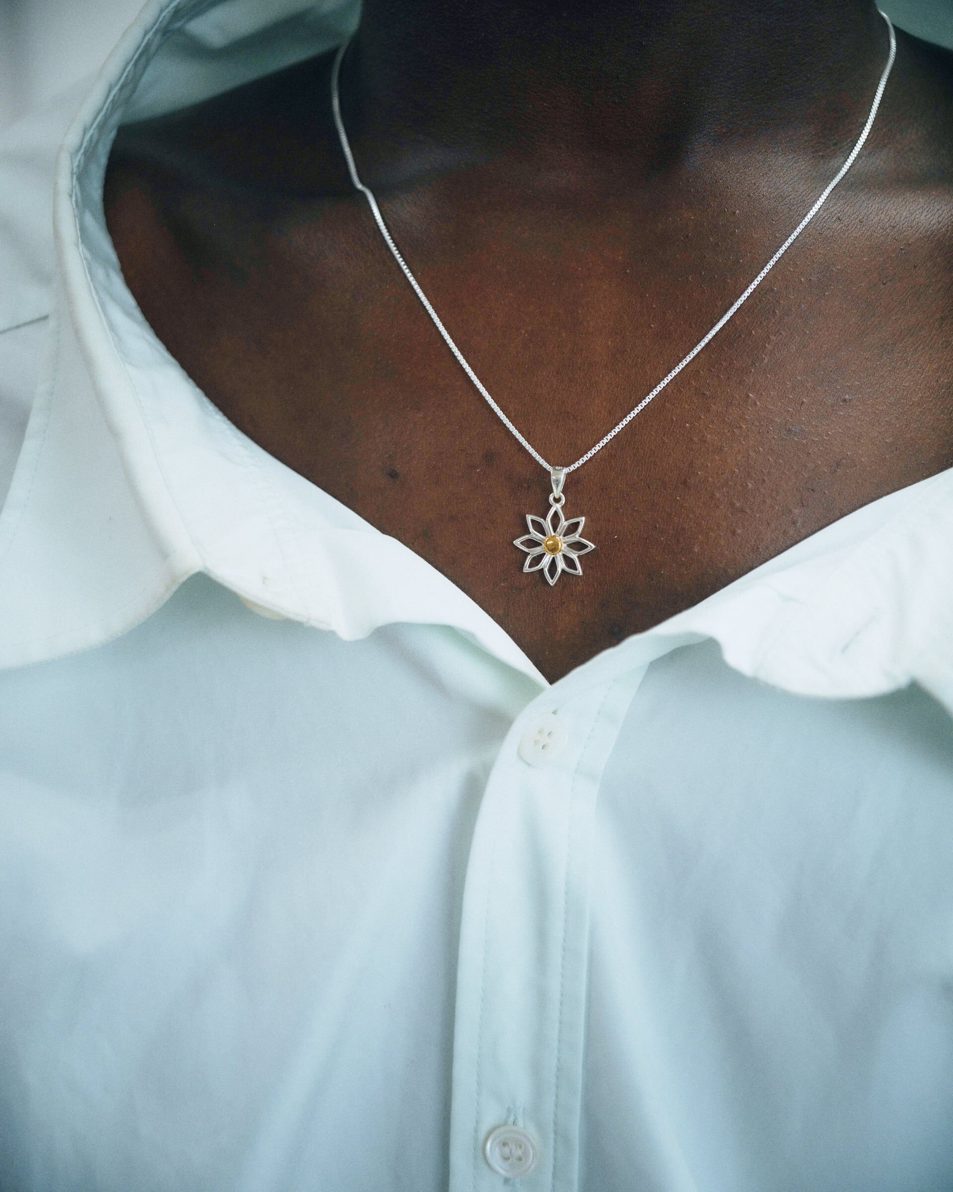 NICK GEAR - Flower Necklace