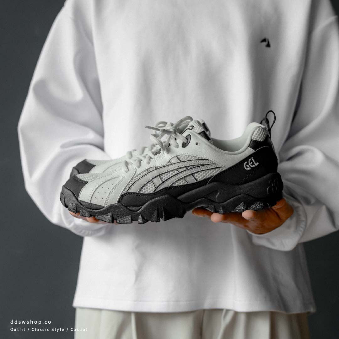 "代購" ASICS GEL-TRUCK 米白黑網面拼接 復古運動鞋 1203A714-020