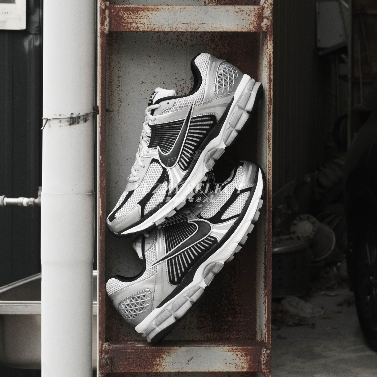 【逢甲 FUZZY】Nike Zoom Vomero 5 "Metallic Silver Black" 銀黑 FJ4151-004