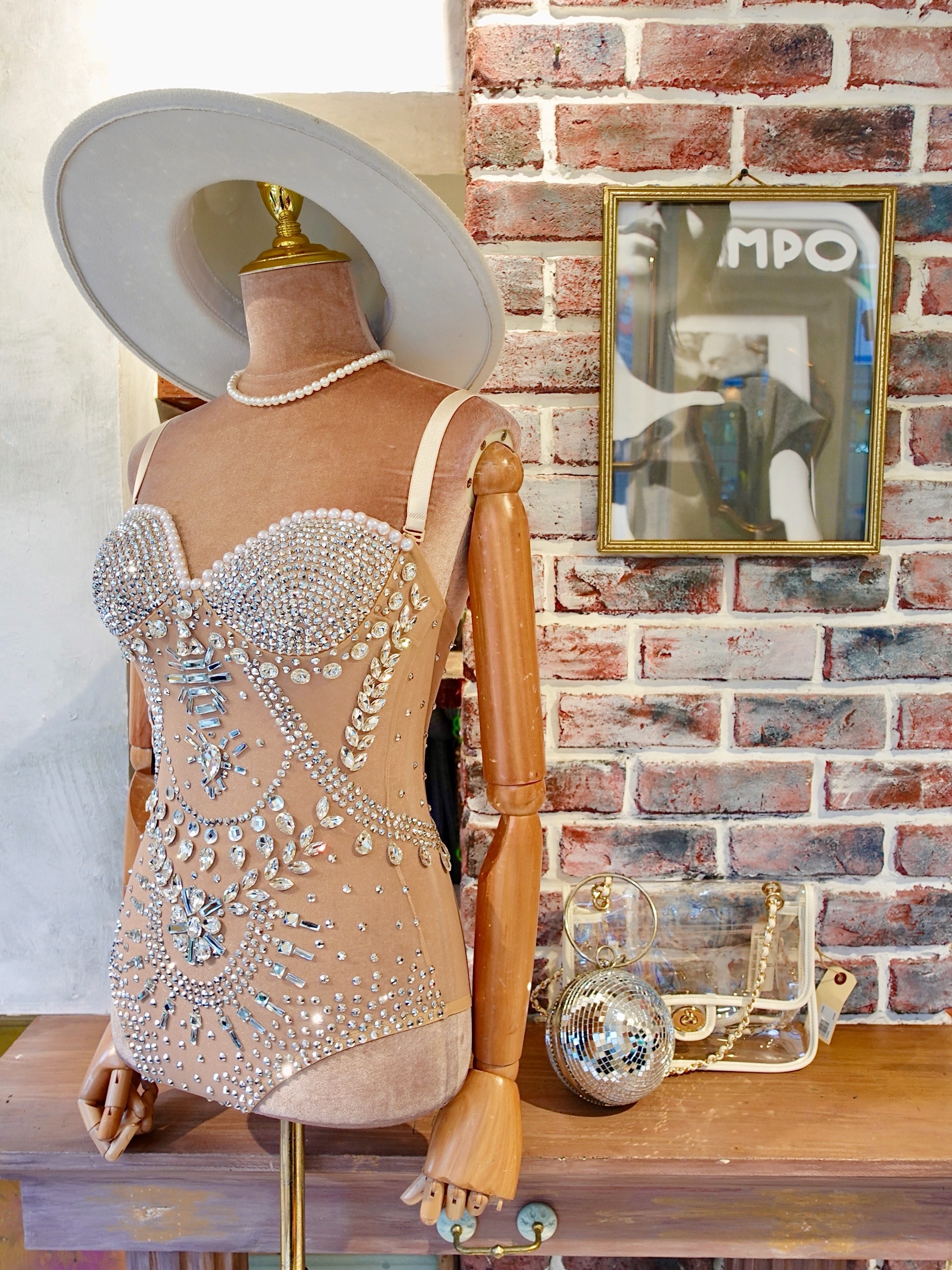 Lux Glam裸色透紗珍珠鑽寶石馬甲Bodysuit