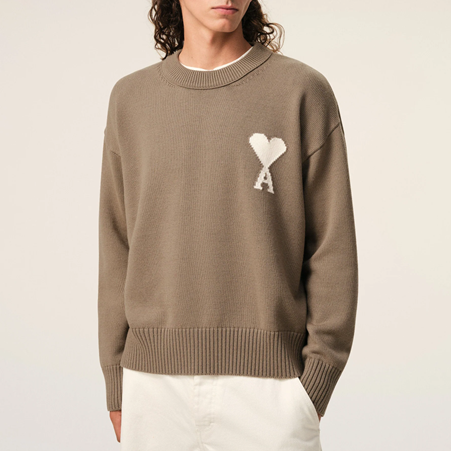 1FF0101-427 [AMI PARIS] Wool And Cotton Crewneck Ami De Coeur Sweater Beige (SS26) #UKS859.KN0156.A117 (C-EU-E)