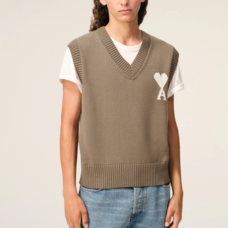 1FF0101-428 [AMI PARIS] Wool And Cotton Sleeveless Ami De Coeur Sweater Beige (SS26) #UKS860.KN0156.A117 (C-EU-E)