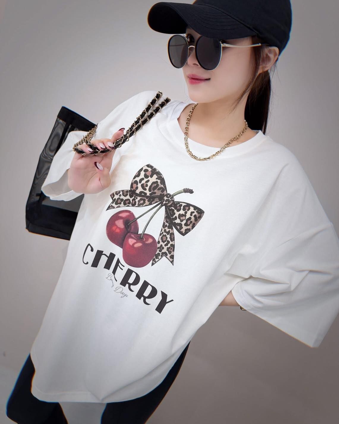 【時髦又可愛的豹紋櫻桃圖設計棉tee】（預購）