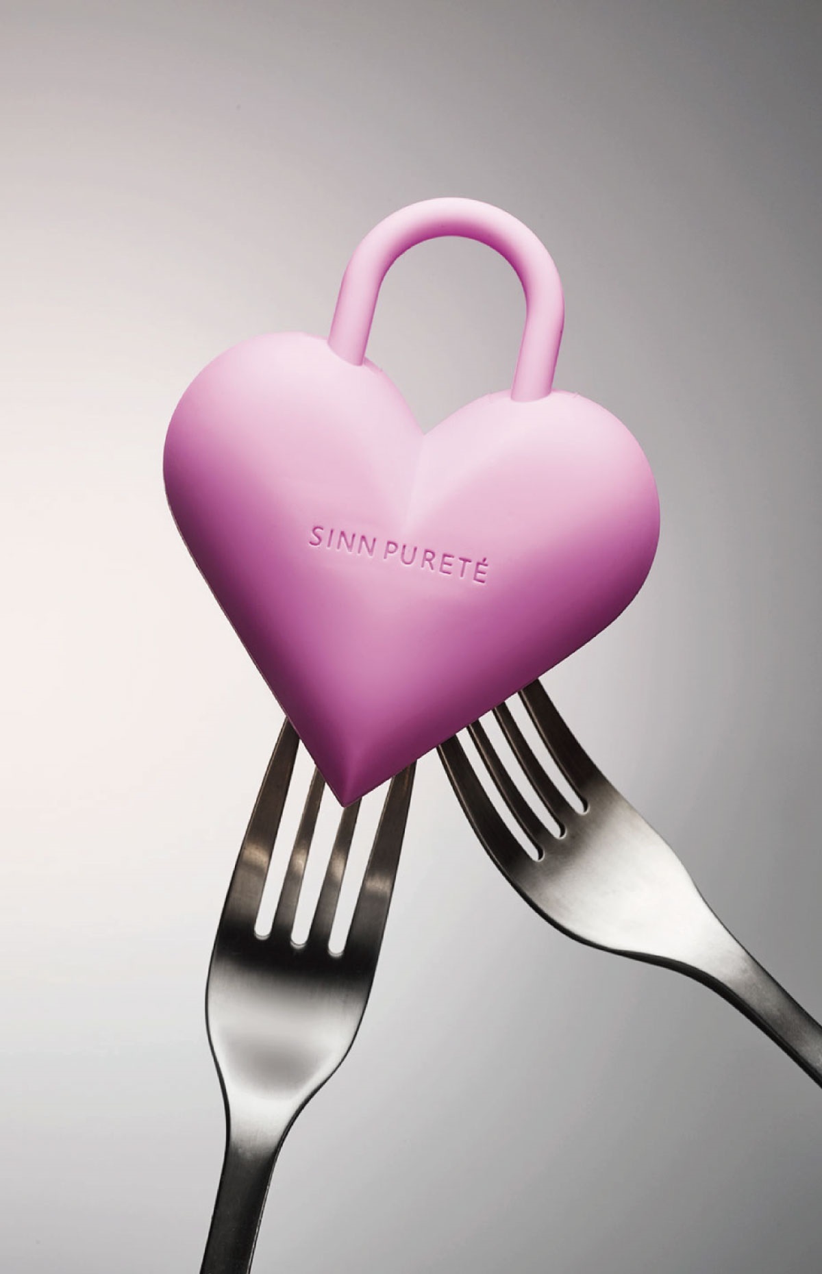 SINN PURETE 愛心鎖頭皮按摩刷｜香檳粉