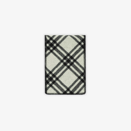 1FF0101-445 [BURBERRY] Plaid Wool Scarf Black (SS26) #81143011 (F-EU-E)