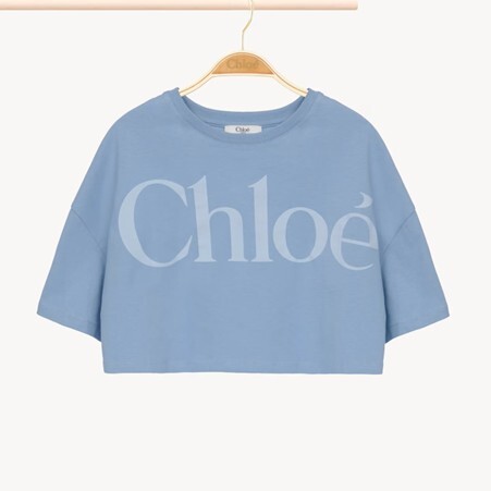 1FF0101-460 [CHLOE] Kids' Cropped Logo T-Shirt Blue Grey (SS26) #CH26SB20859821 (C-EU-E)