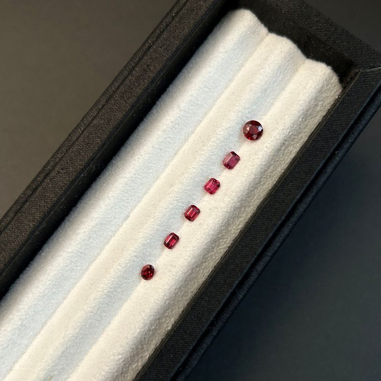 尖晶石 Spinel/0.24-0.75克拉