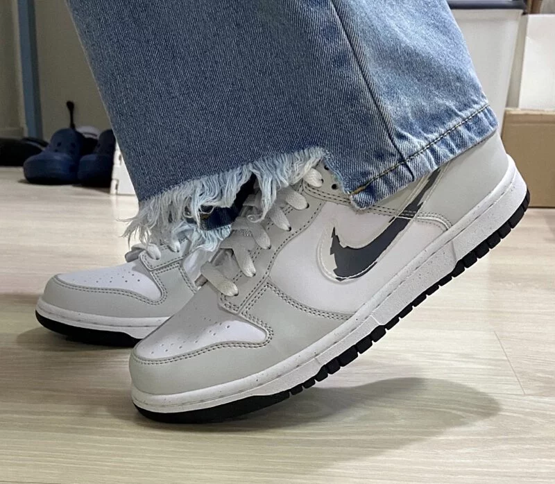 NIKE DUNK LOW GLITCH SWOOSH 光子灰 女生大童