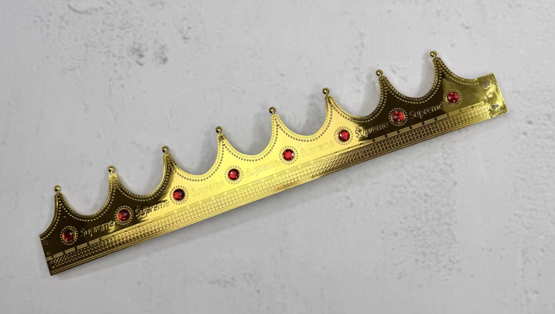 Supreme SS26 • Crown with embossed logo  👑   皇冠