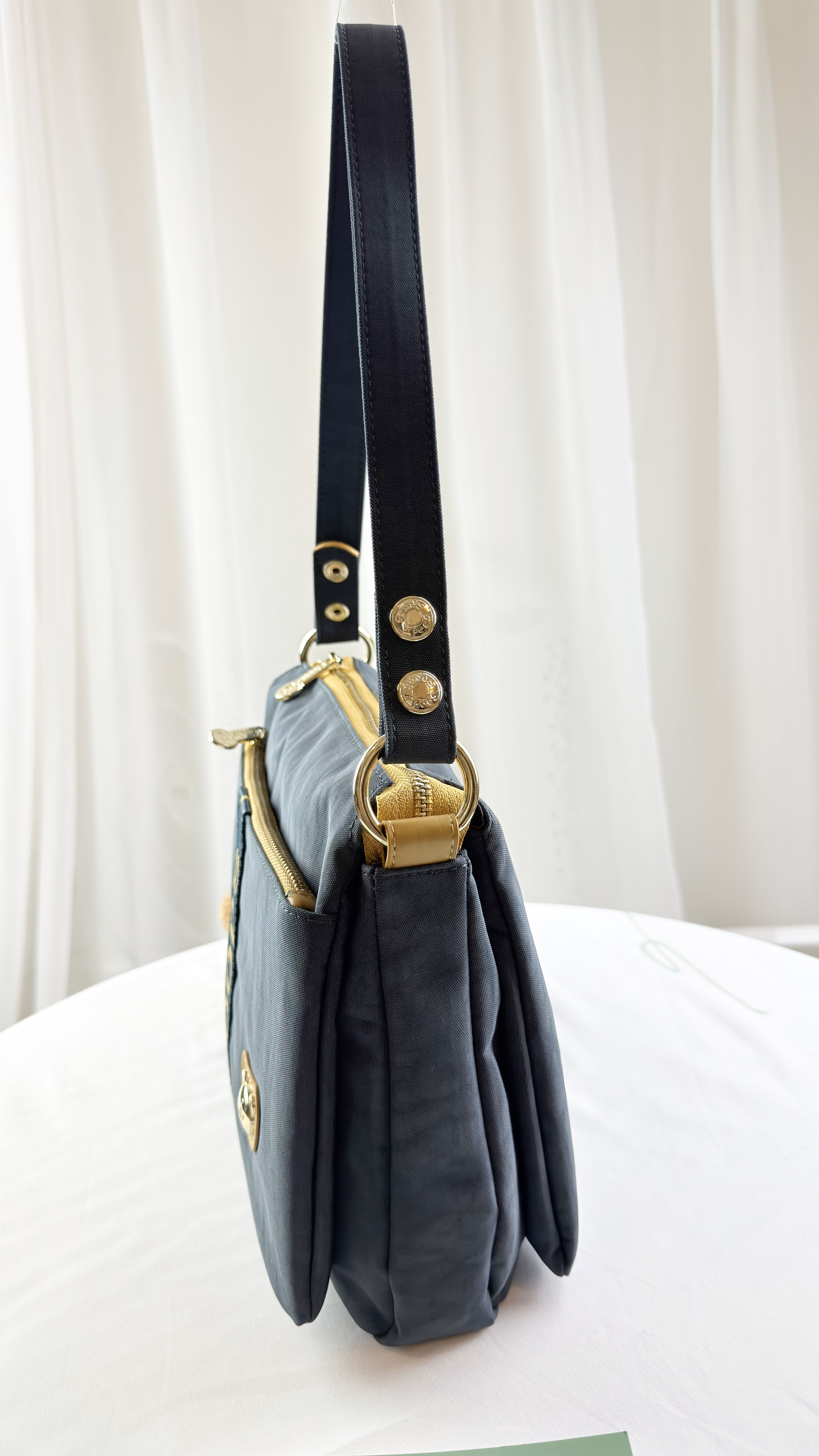 GOODS 織帶海軍藍配黃防潑水肩背包 / 側背包 附吊飾 #29259