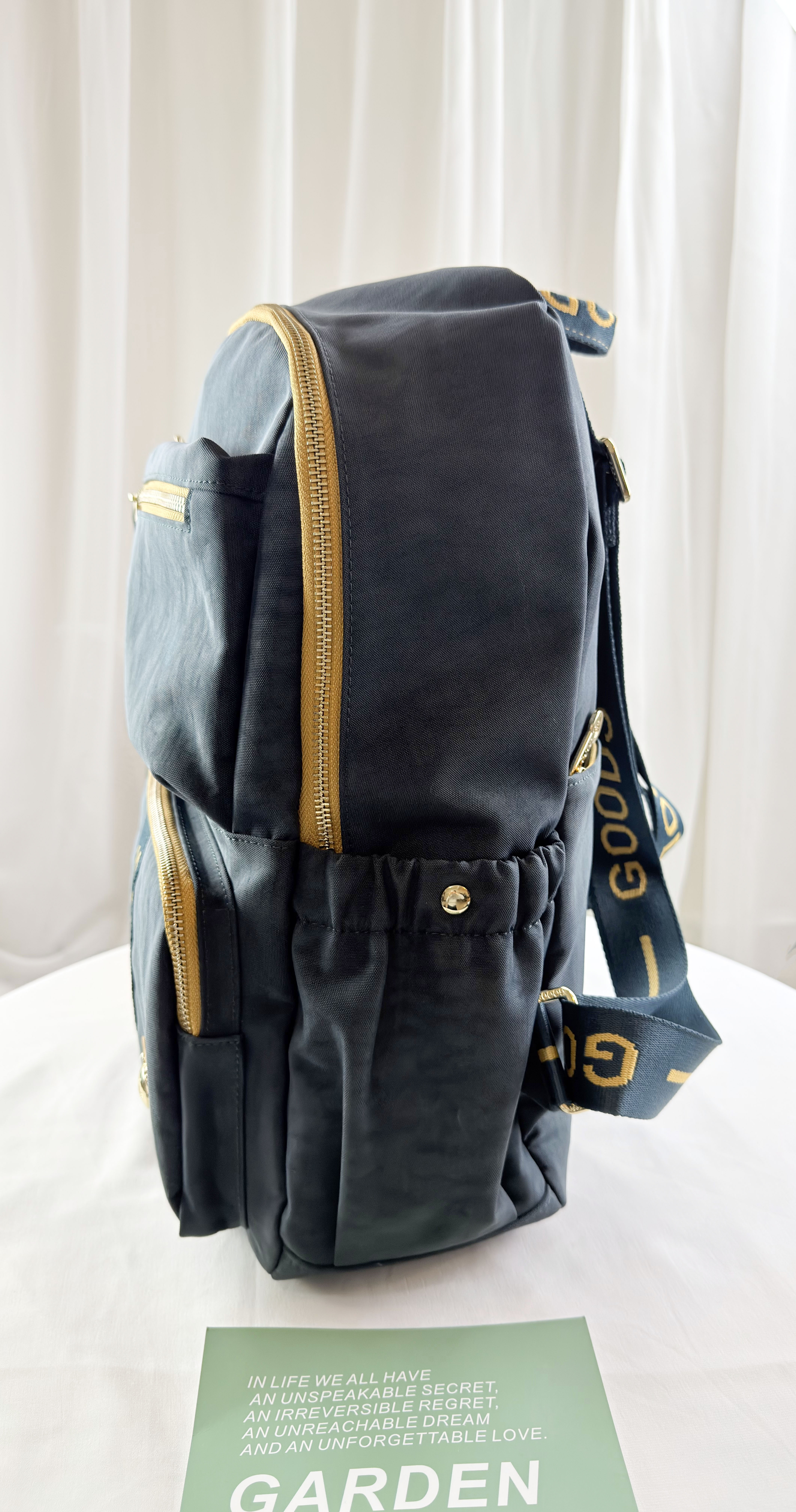 GOODS 織帶海軍藍配黃防潑水後背包 附吊飾 #2627