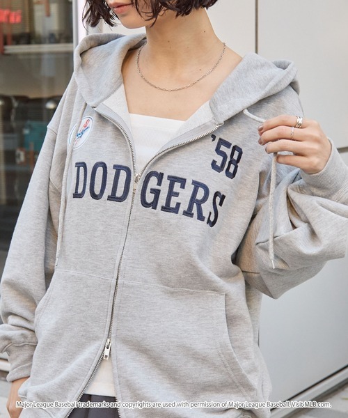 日本🇯🇵連線 MLB x MONO-MART 刺繡連帽外套 寬鬆 抽繩 雙開拉鍊 復古隊徽 5色(任買兩件7-11免運)/預購