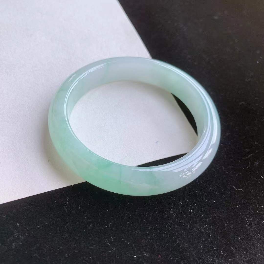 翡翠冰糯種飄綠手鐲,天然翡翠A玉, 緬甸玉, Jade, Jadeite