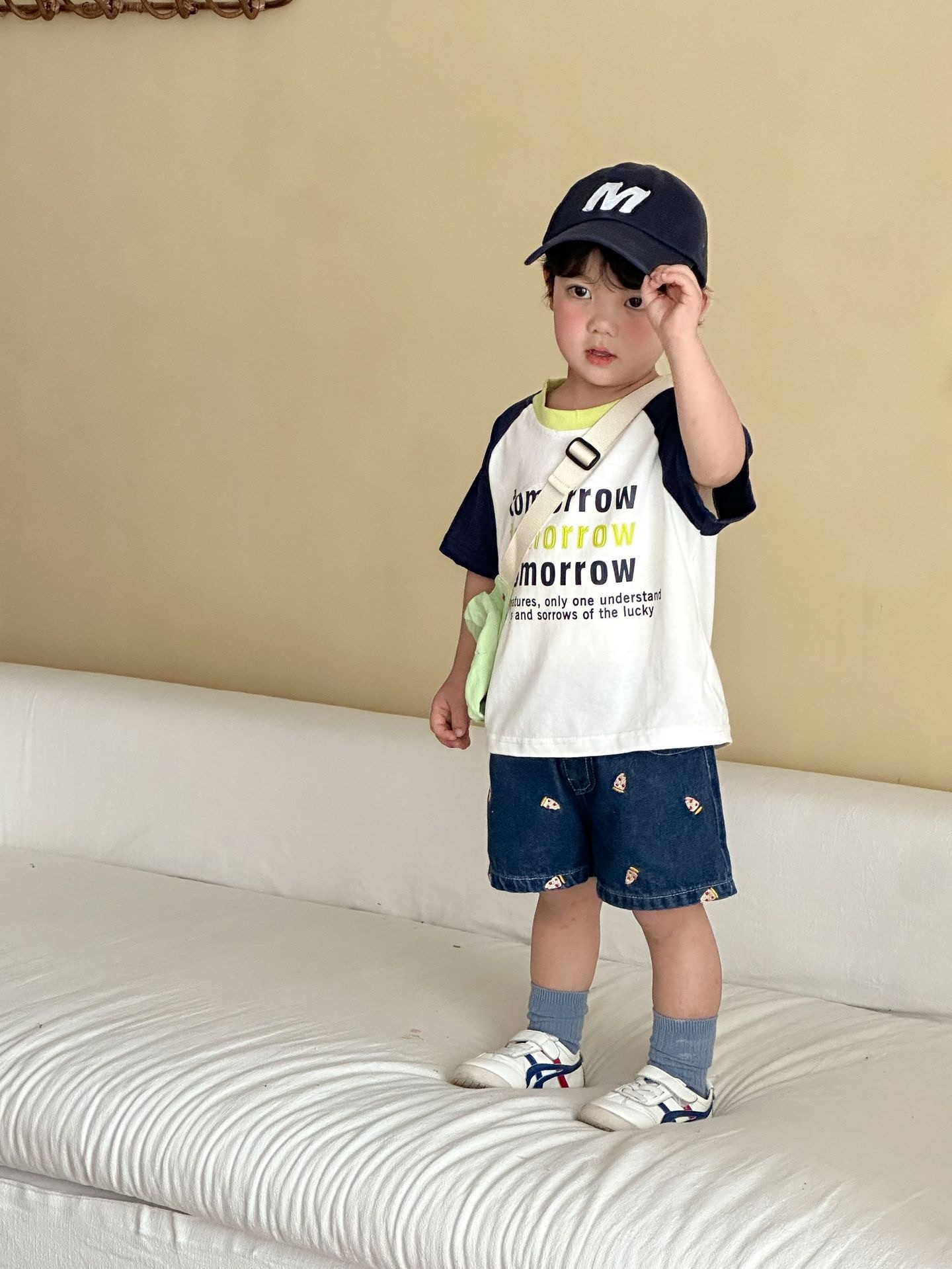 兄弟姐妹一起穿_Tomorrow拼袖上衣