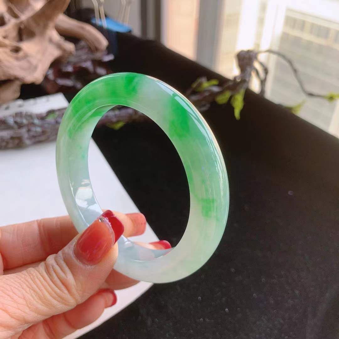 292641 55.2mm翡翠冰糯種水潤飄陽綠手鐲 (54-56)