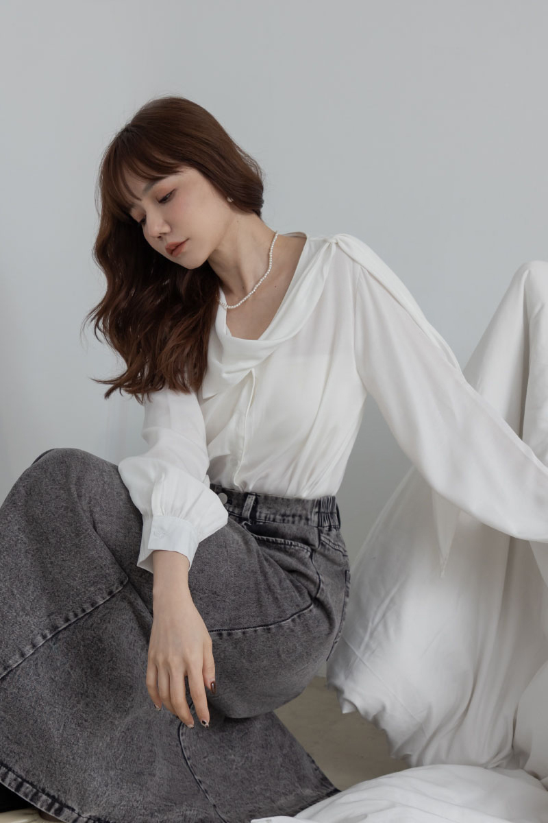 絲滑垂領排釦上衣